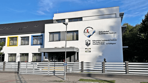 Intézményünk által kínált felnőttek szakmai oktatása (felnőttoktatás) és felnőttképzés listája